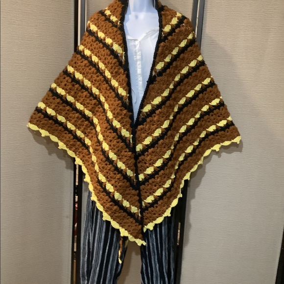 Large shawl - Picture 2 of 4